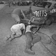 Illustration for article titled Hoon Paints Marriage Proposal On Demolition Derby Jalopy